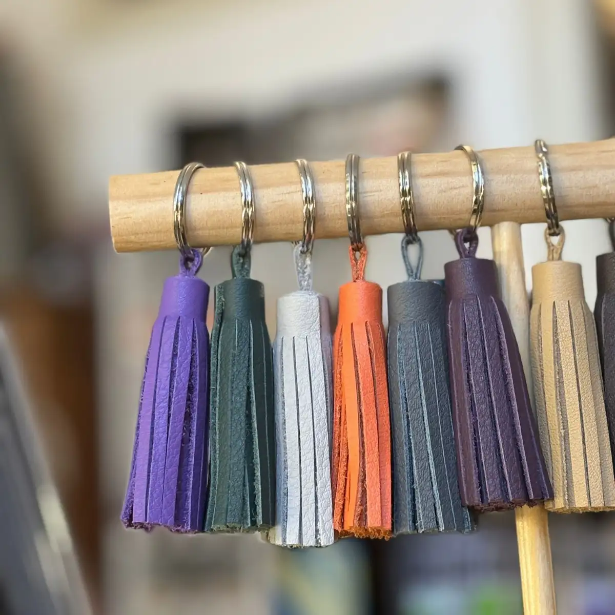 Porte-clés pompon en cuir - Nina Boutik